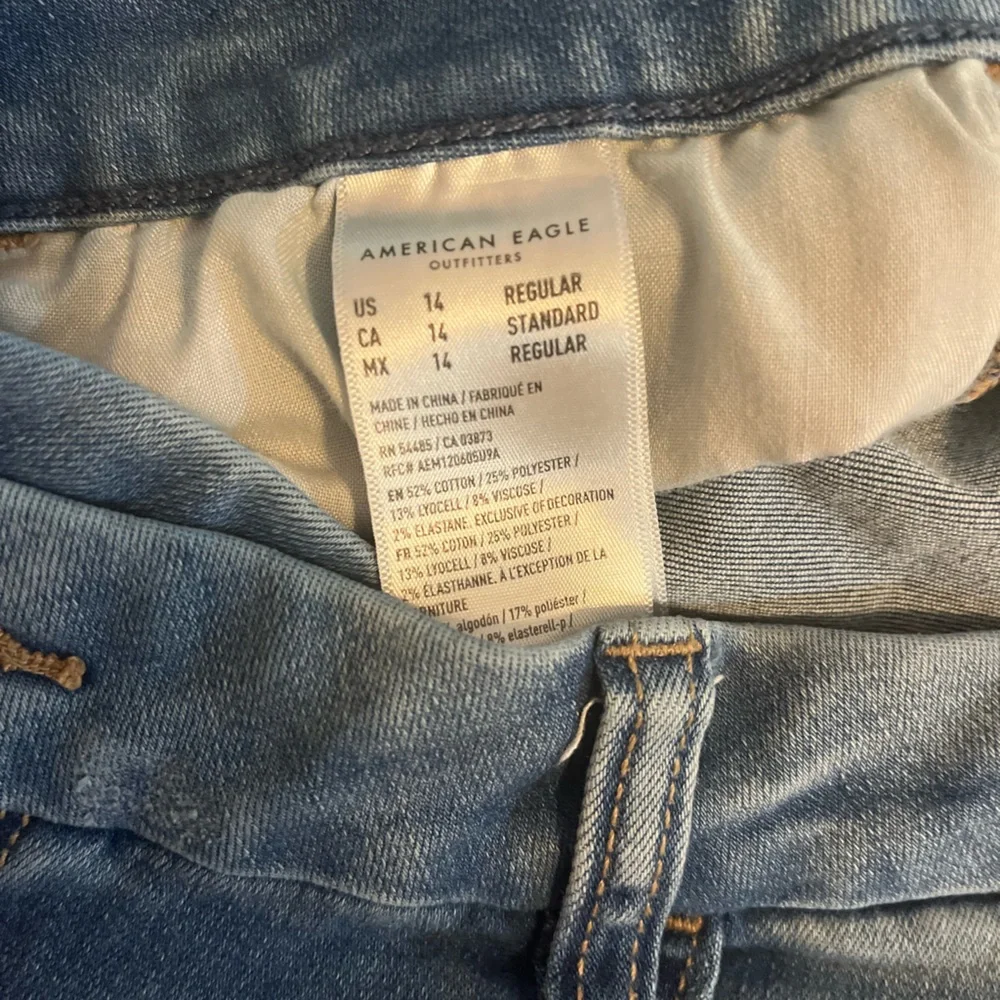 American Eagle Outfitters High V Shaped Waist Curvy High Rise Jegging - Picture 5 of 6